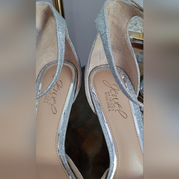 Badgley Mischka  silver ankle strap shoe size 8 NWOT - Picture 8 of 8